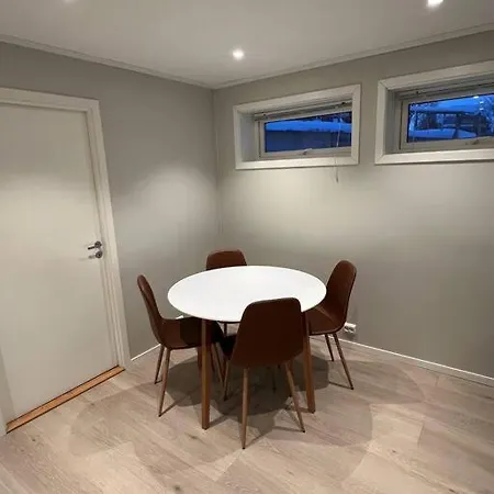 Cozy Apartment By Sherpa Steps With Free Parking Тромсё Экстерьер фото