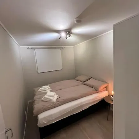 Cozy Apartment By Sherpa Steps With Free Parking Тромсё Экстерьер фото
